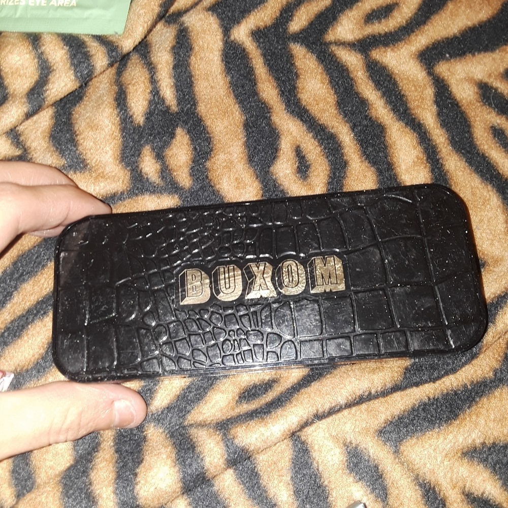 Buxom build your own palette with 6 shades